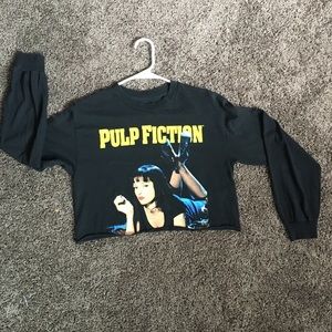 Long sleeve cropped tee.